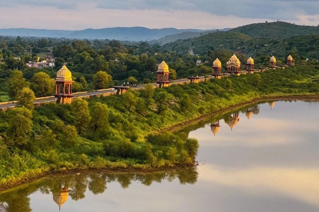 Siliserh Lake Bund & Water Palace, Alwar